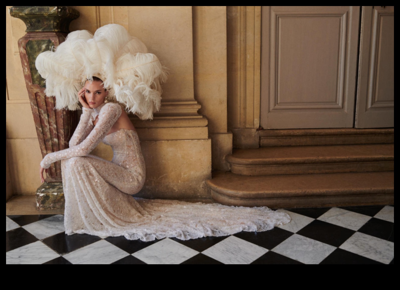 Glamour Glimpses: Διαχρονική μόδα που συλλαμβάνεται μέσω της ακρίβειας